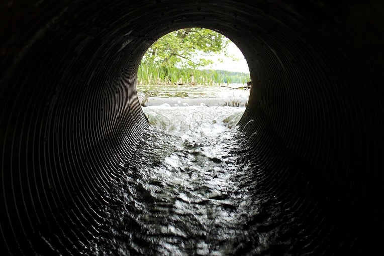 Road culvert Sykes Pumps aid culvert repair in Lincolnshire
