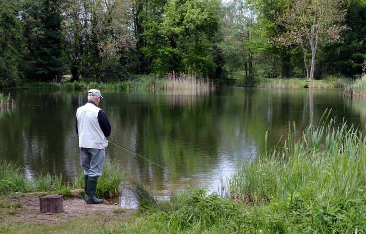 Sykes supply exclusive fishing lake with pump hire arrangement