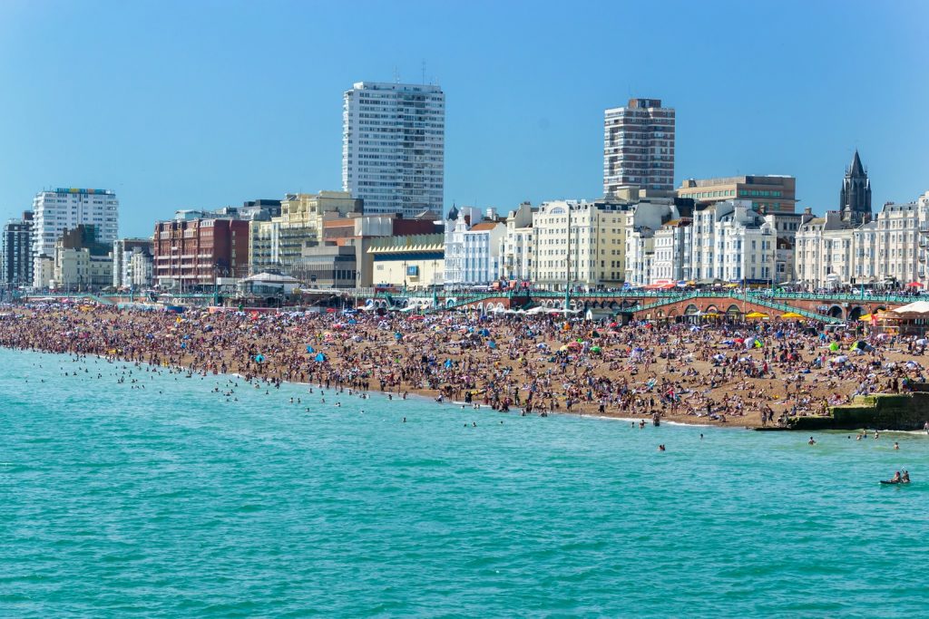 UK poised for heatwave with 30⁰C temperatures set to return