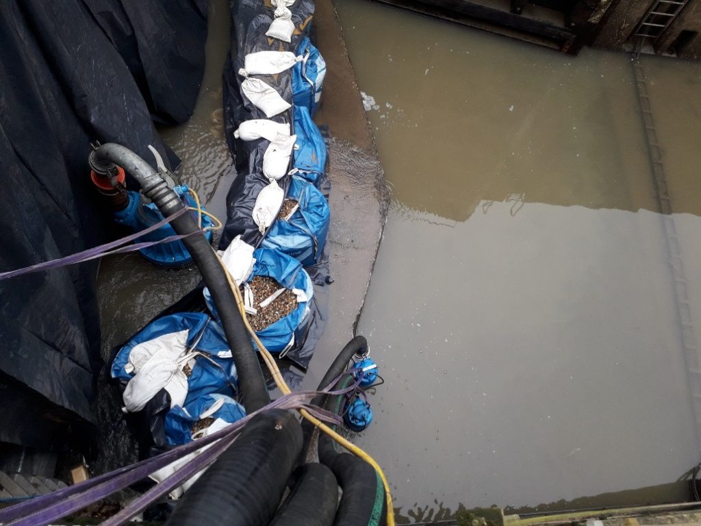 Submersible pump solution facilitates repairs on Kent lock