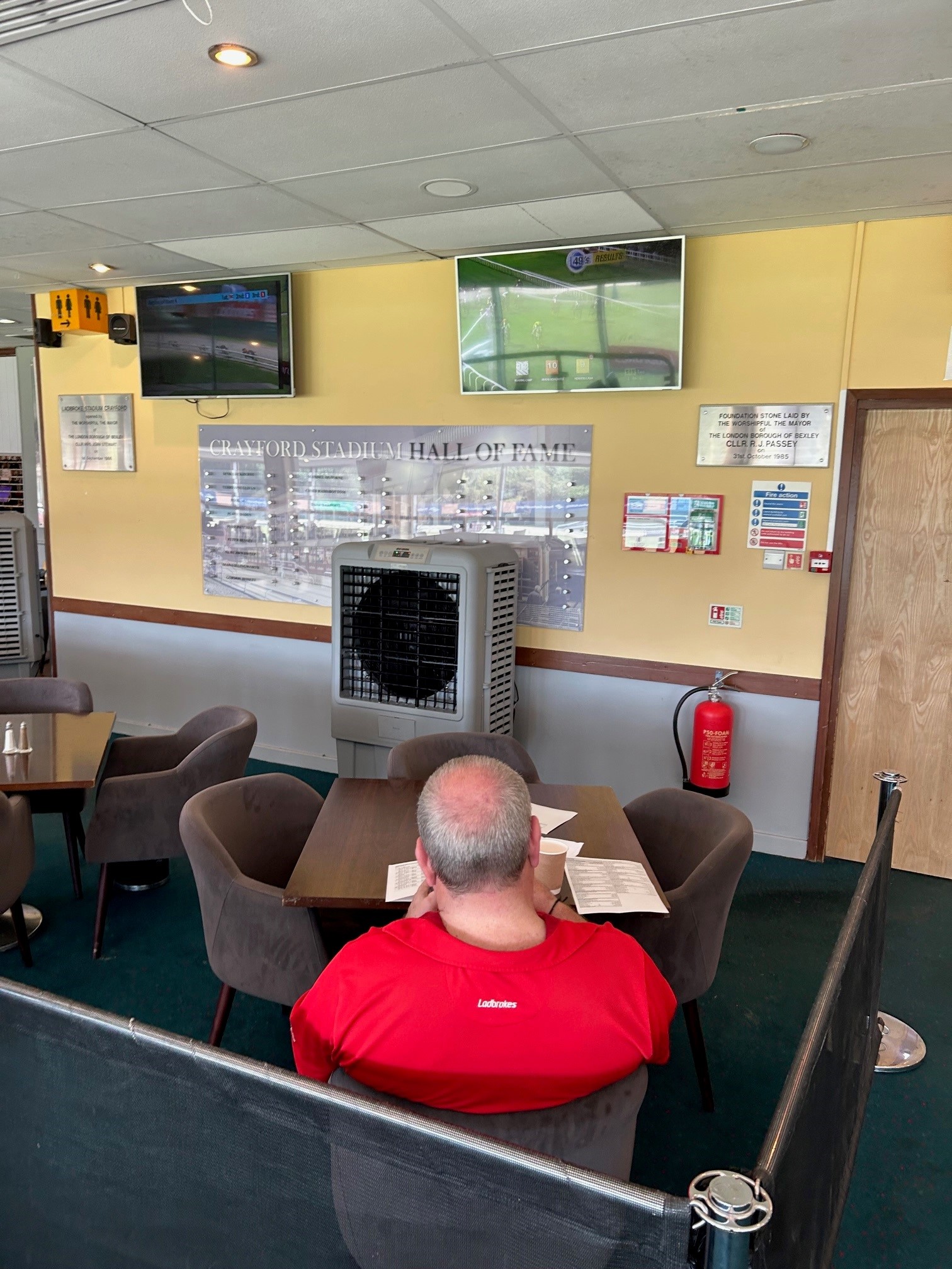 Track record! Swift AC delivery keeps patrons cool at greyhound stadium