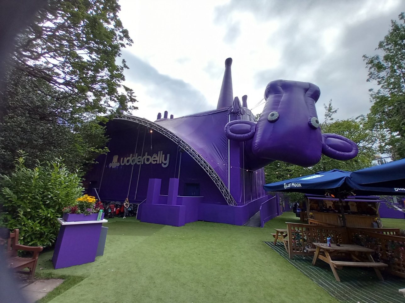 Comedic delights and comfortable nights! Adaptable cooling solutions for Edinburgh Fringe Festival