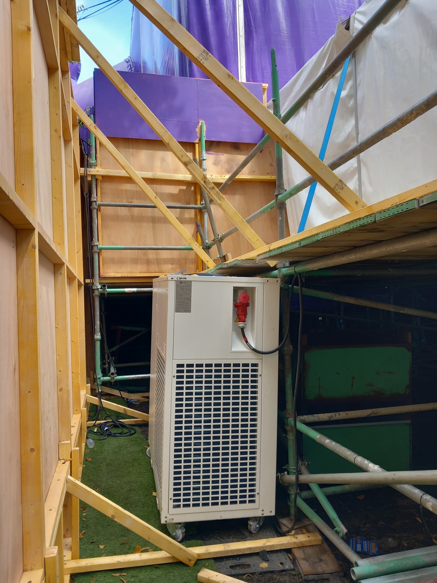 Comedic delights and comfortable nights! Adaptable cooling solutions for Edinburgh Fringe Festival