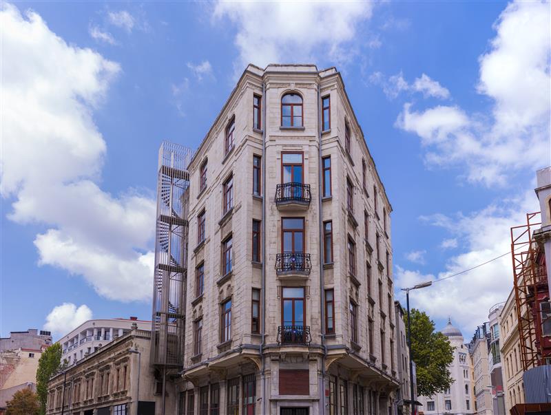 Dehumidifiers Hire Tackle Damp Issues in Older Buildings